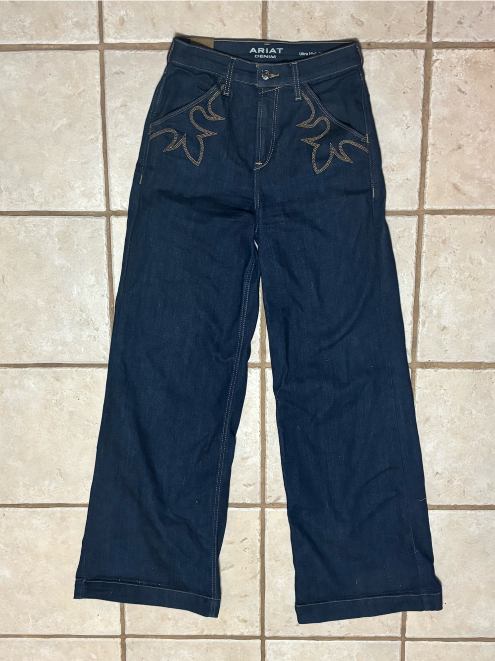 Ariat Ultra High Rise Wide Leg Jeans - Dark wash - Picture 3 of 5